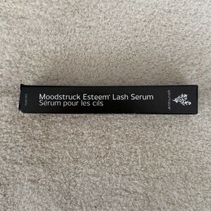 New Younique Lash Serum